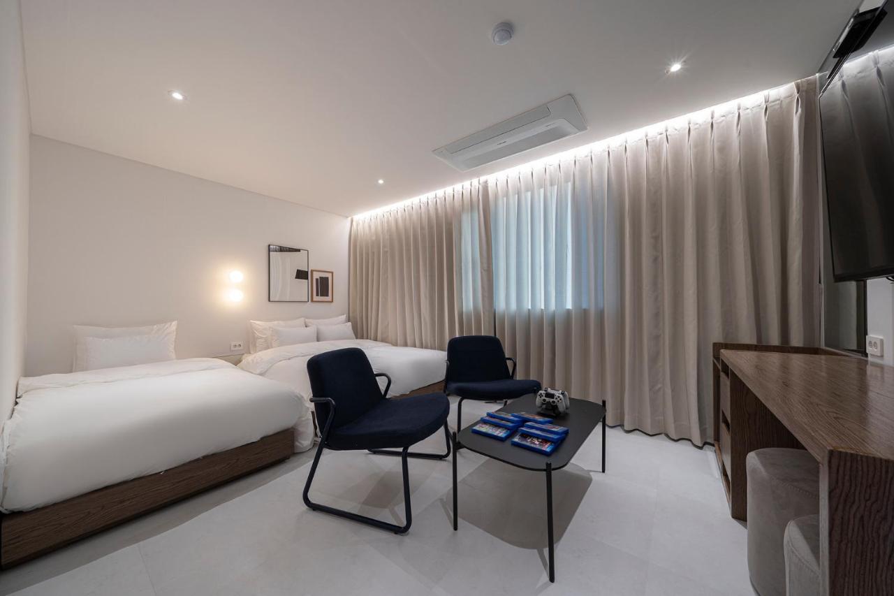 Aank Hotel Osan Exterior photo